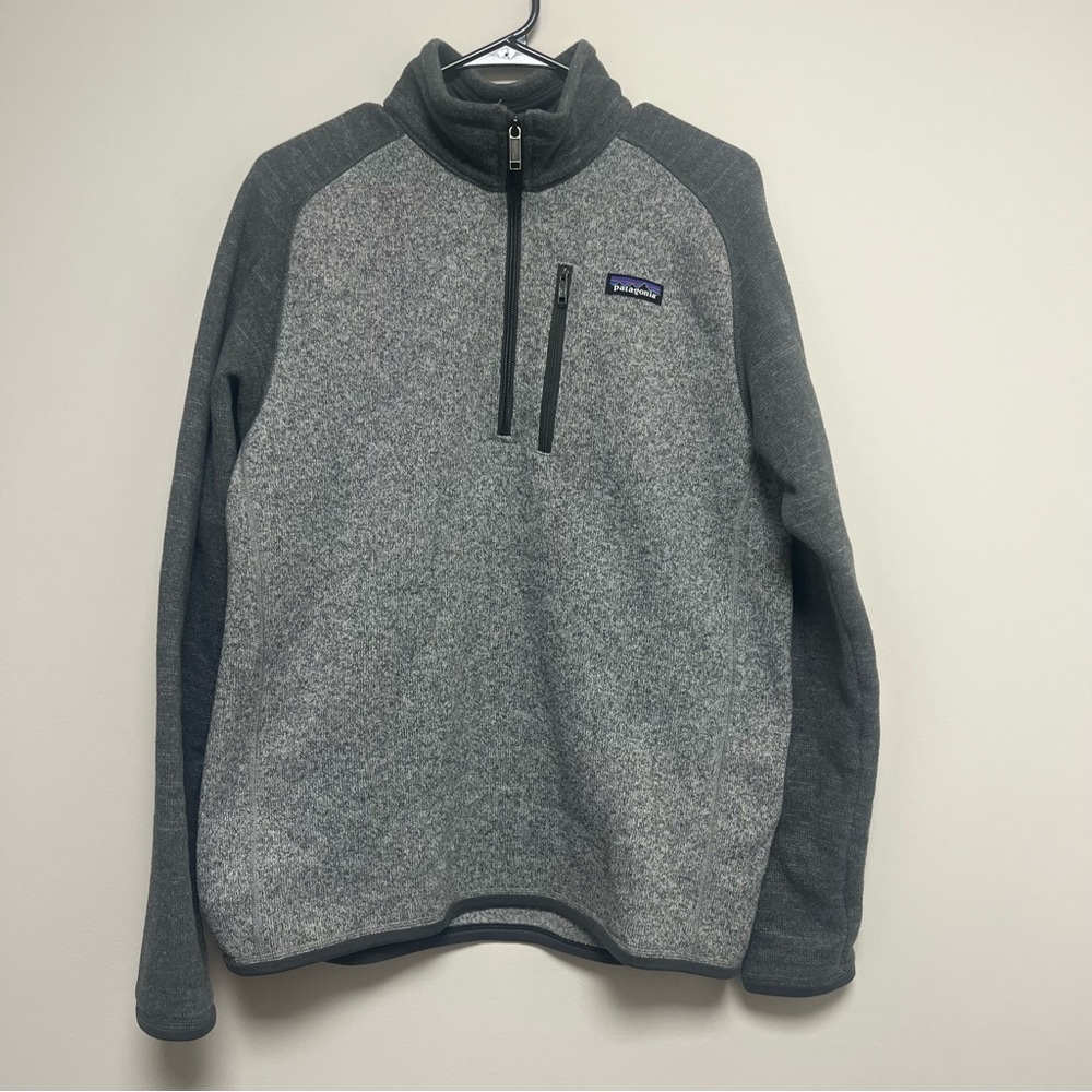 Patagonia men’s quarter zip gray and dark‎ gray size Medium